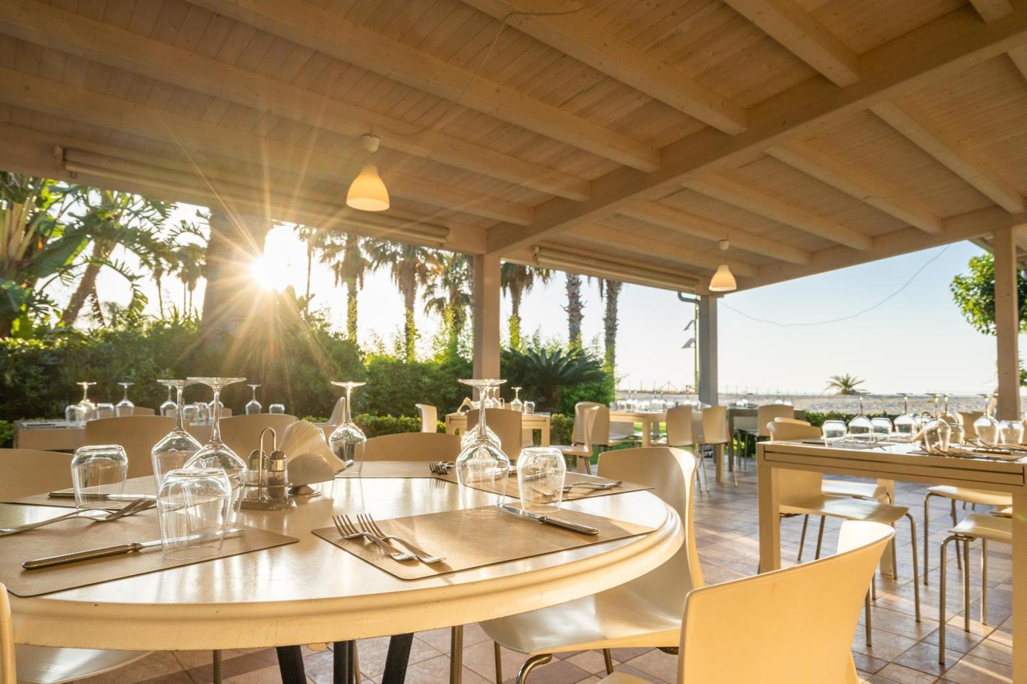 Le Dune Beach Club Μεσίνα Εξωτερικό φωτογραφία